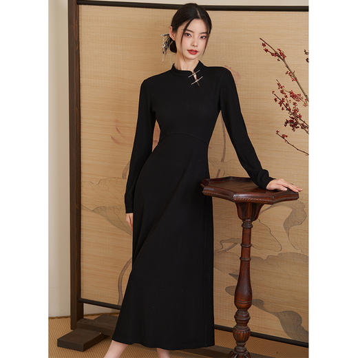 西遇法式气质长袖针织连衣裙女新款秋冬设计感简约长裙V2238916 商品图2