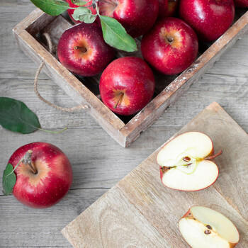 京鲜生 新西兰皇后红玫瑰苹果9粒礼盒装 单果180-230g 生鲜水果礼盒 商品图0