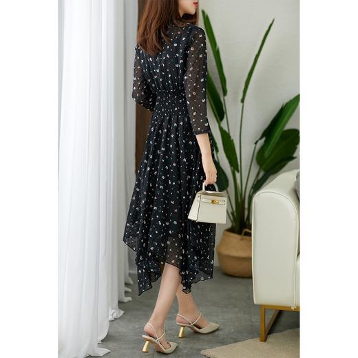 【现货款】赫本风碎花连衣裙女2023新款中长款法式收腰气质飘逸女士长裙 商品图3