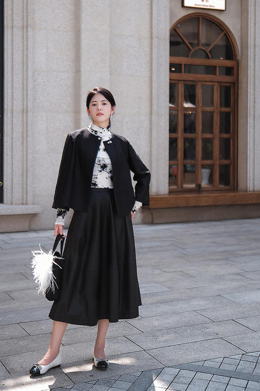 时髦精念念不忘的「芭蕾平底鞋」小香风粗花呢单鞋，鞋面粗花呢+胎牛漆皮拼接，垫脚加厚羊皮套包工艺，Q弹柔软踩s感，兼具优雅与休闲舒适，防滑好走！（少量现货） 商品图5