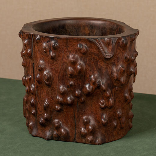 清 黄花梨雕树瘤笔筒 商品图1