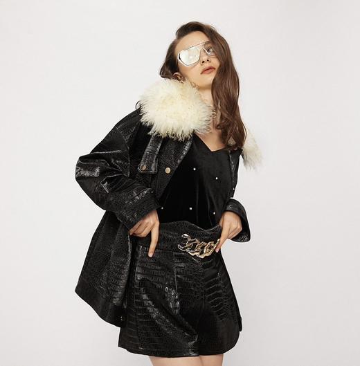 金属链条黑色鳄鱼环保皮纹高腰短裤 商品图1