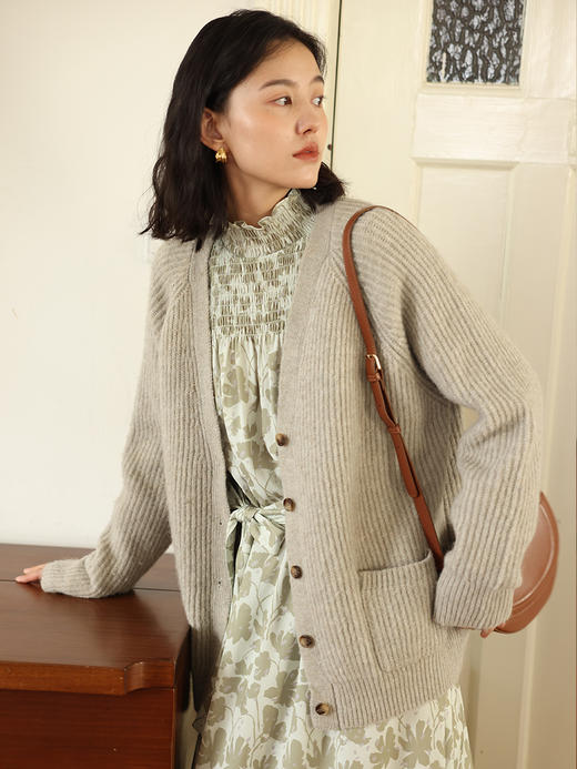 HeyDress法式针织开衫女秋季宽松V领慵懒感花纱外套软糯温柔上衣 商品图2