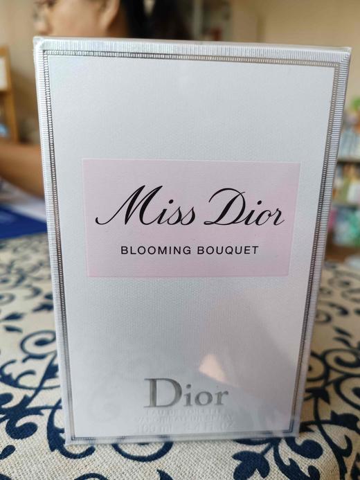 Miss Dior迪奥小姐花漾甜心女士淡香水漫舞甜美清新香氛节日礼物(23年11月)仅1瓶 商品图6