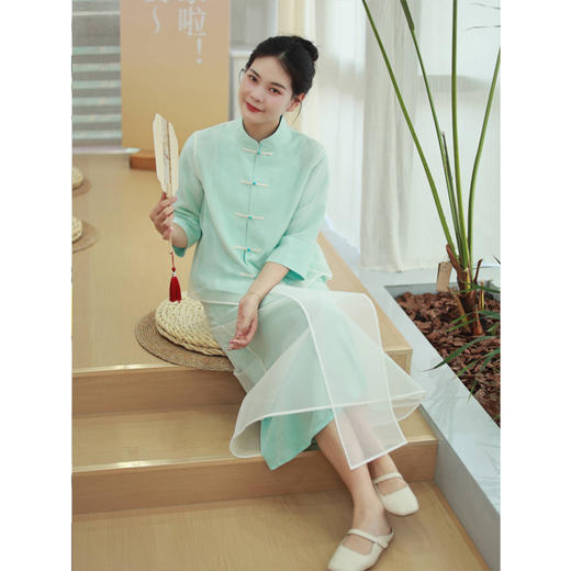 【抖音专属】中式小衫+飘纱半裙（23810603+21706109B-天缥） 商品图0