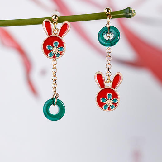 JGL-03220337可爱小兔子长款耳环小众设计耳饰新中式不对称兔子耳坠地摊货源女 商品图3