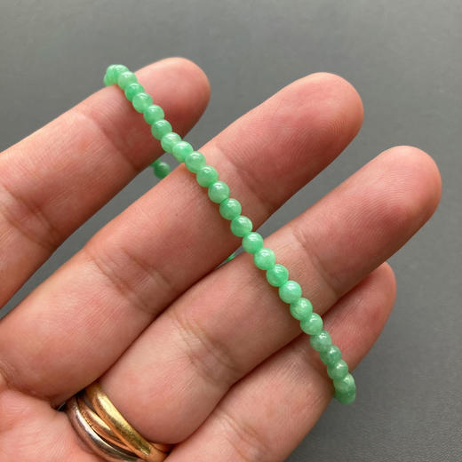 糯冰种阳绿翡翠珠串手钏 商品图4