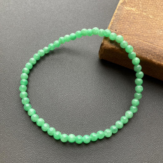 糯冰种阳绿翡翠珠串手钏 商品图1
