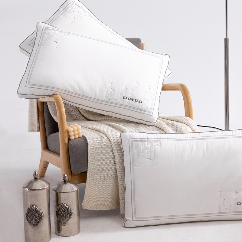 多喜爱 第二代曼斯特舒柔蓬蓬枕（高/中/低）cs