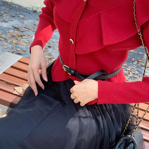 【百图lulu定制】【芙蓉套装】荷叶边 V 领套头针织衫 针织不规则网纱半身裙 商品图3