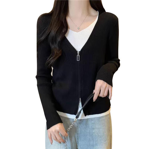 【复古慵懒风❗️时尚假两件针织开衫】百搭单品，舒适手感透气保暖，秋季新款毛衣女V领套头针织打底羊毛绒衫女韩版女生常备 商品图4