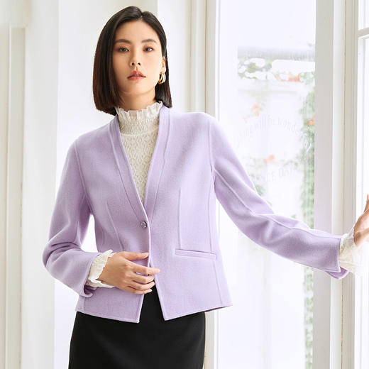 玳莎2023冬新款羊毛双面呢大衣一粒扣优雅紫色气质V领短款外套女  DD37308 商品图0
