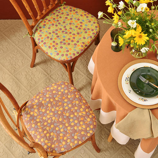 海棠果梯形椅垫家用四季通用中式实木加厚餐椅防滑坐垫 商品图0