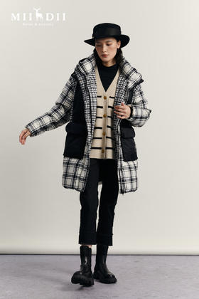 叠搭可以营造出冬季想要的复古质感，经得住时间的考验，优雅不过时