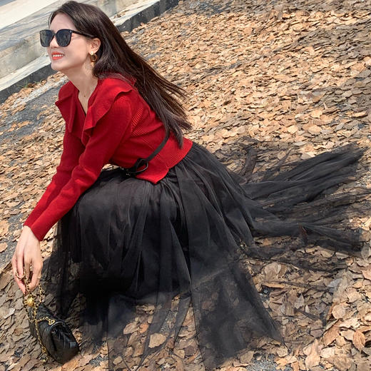 【百图lulu定制】【芙蓉套装】荷叶边 V 领套头针织衫 针织不规则网纱半身裙 商品图6