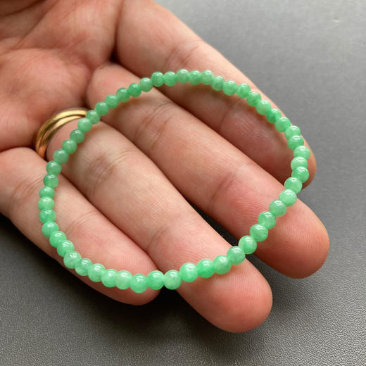糯冰种阳绿翡翠珠串手钏 商品图6