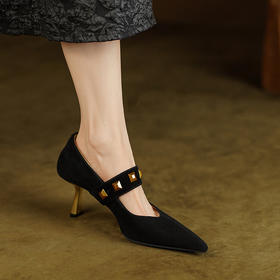 铆钉一字带chic细跟单鞋，法式V口尖头高跟鞋MCC-C8882