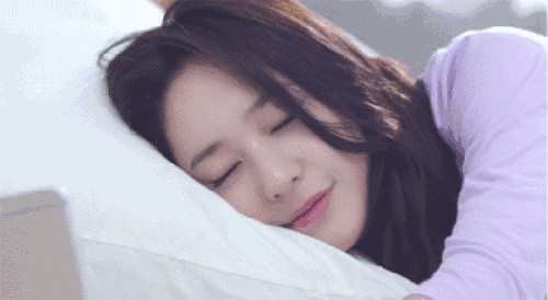 不老女神素颜照曝光！30年容颜未变，竟是每天都在食用它！