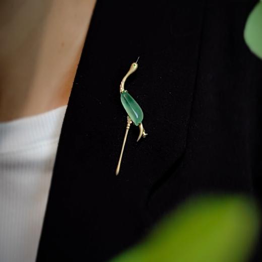 【鹤望】18k镶嵌翡翠胸针 商品图13