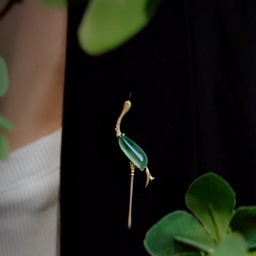 【鹤望】18k镶嵌翡翠胸针 商品图8