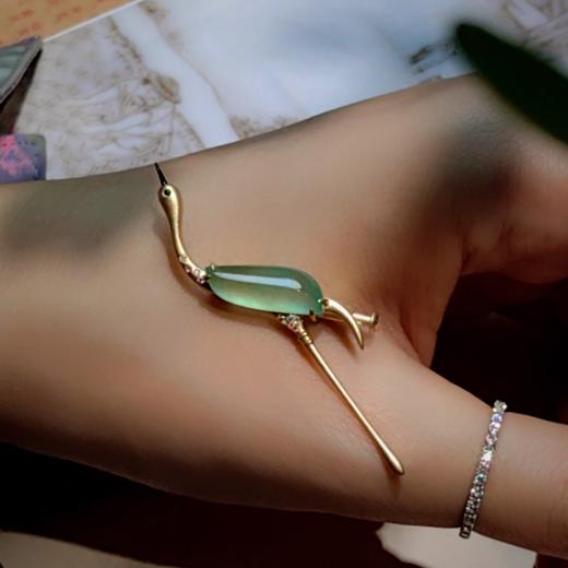 【鹤望】18k镶嵌翡翠胸针 商品图11