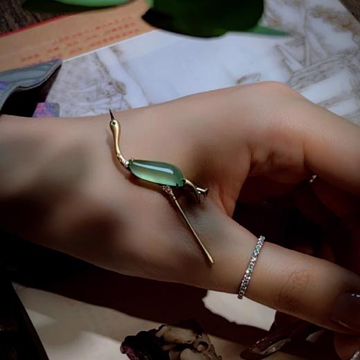 【鹤望】18k镶嵌翡翠胸针 商品图10