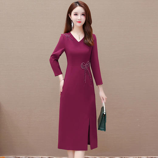 QYM-LRX-JDN8831-1-Y,紫红连衣裙秋季新款钻花中长裙2023年优雅女装中长款开衩A字裙 商品图0