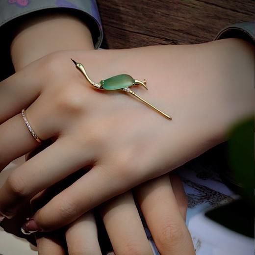 【鹤望】18k镶嵌翡翠胸针 商品图3
