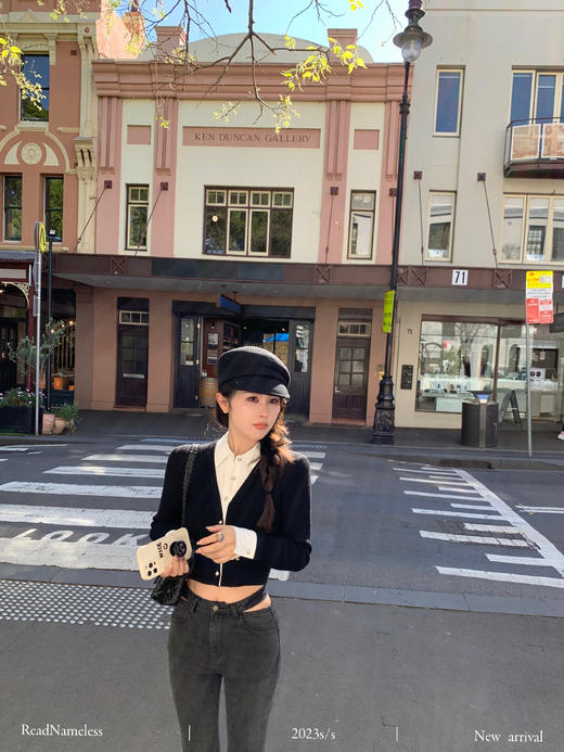 Read Nameless /假两件黑色针织拼衬衫+挖腰喇叭牛仔裤 商品图10