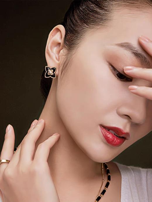 2楼Fellala翡拉拉原创芳华小众设计感高级耳环女复古气质优雅耳钉潮 款号923396101 吊牌价899 现价809 商品图1