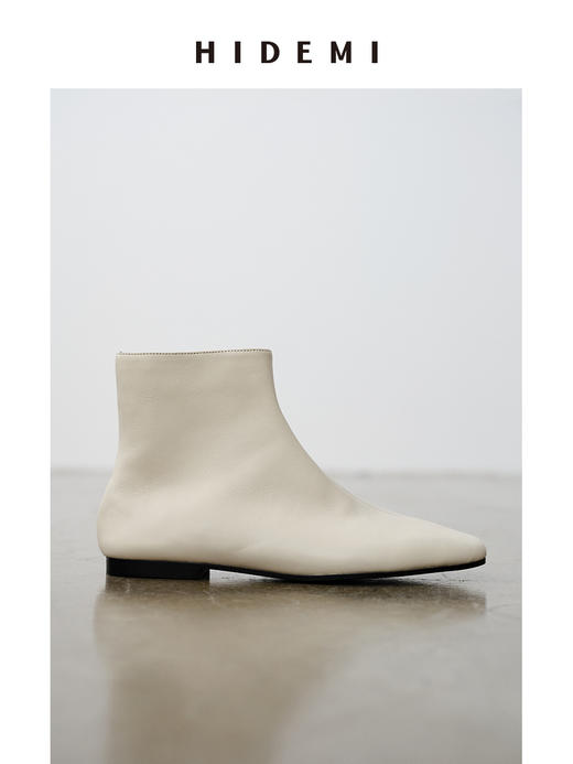 HIDEMI 弹力牛皮方圆头平底短靴 白色/黑色 商品图3