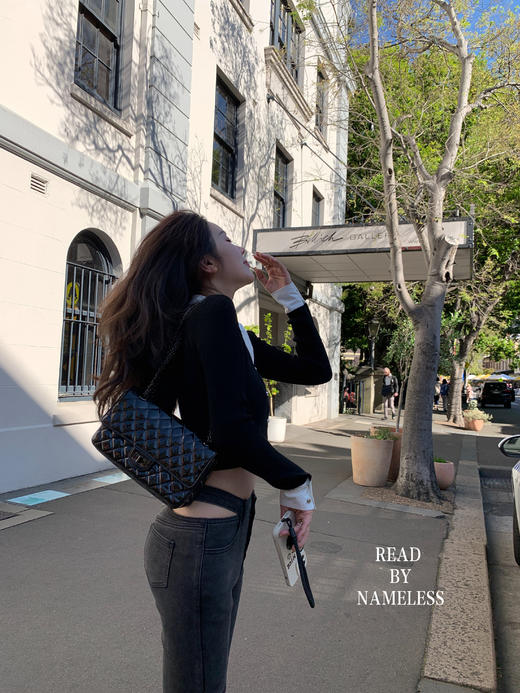 Read Nameless /假两件黑色针织拼衬衫+挖腰喇叭牛仔裤 商品图11