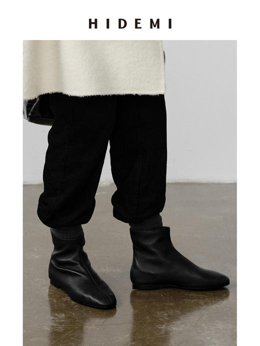 HIDEMI 弹力牛皮方圆头平底短靴 白色/黑色 商品图6