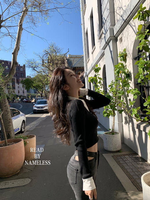 Read Nameless /假两件黑色针织拼衬衫+挖腰喇叭牛仔裤 商品图3