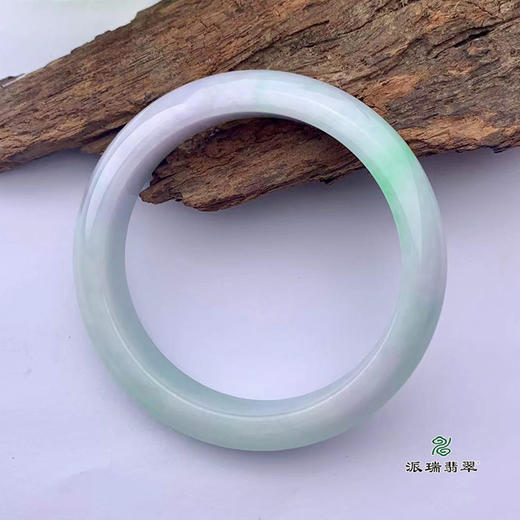 派瑞翡翠 翡翠手镯 糯种 浅绿 商品图3