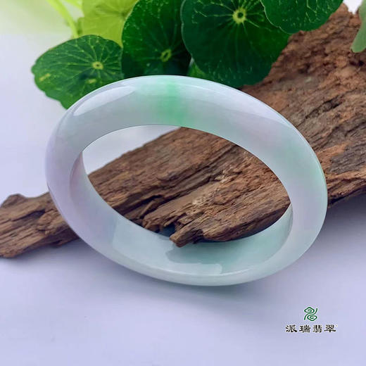 派瑞翡翠 翡翠手镯 糯种 浅绿 商品图0