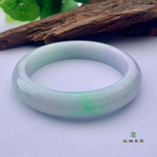 派瑞翡翠 翡翠手镯 糯种 浅绿 商品图1