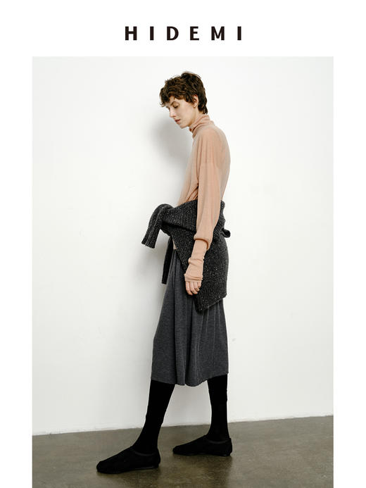 HIDEMI 美利奴羊毛极简设计感高领拼缝式廓形毛衣 裸粉色/黑色 商品图1