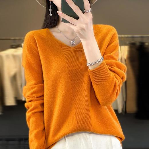 V领长袖针织衫纯色套头百搭显瘦女上衣秋冬新款温柔风针织打底衫 商品图0