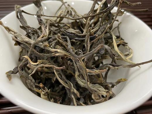 三人行 普洱生茶 单株妖茶 广别老寨 150克 （三两装） 商品图1