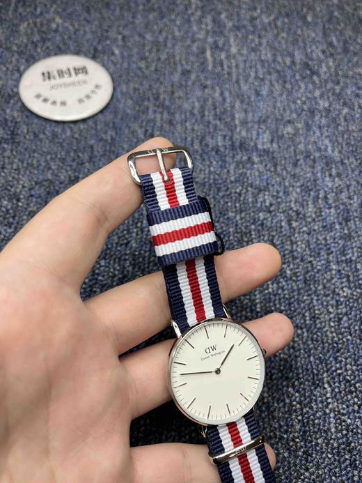 原单DW 经典中性款 36mm 男女皆可佩戴 316L精钢表壳 蓝宝石镜面 帆布表带搭配精钢针扣 表径36mm 商品图7