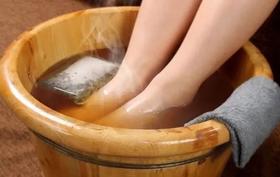  养生先养脚，秋季每晚这么做 ，逼出体内寒湿，全身通畅百病消！ 