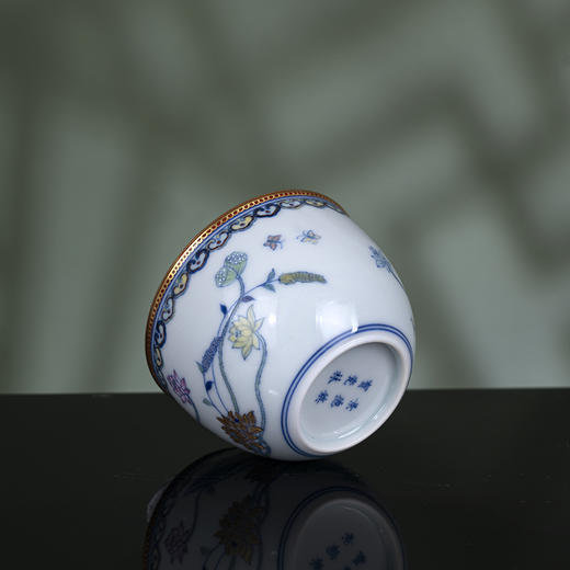 青花斗彩描金一束青莲杯 商品图3