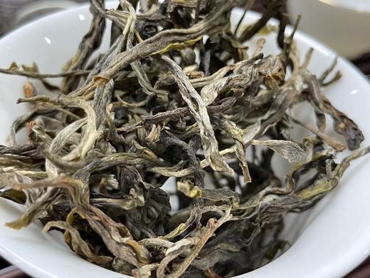 三人行 普洱生茶 单株老乌山  150克 商品图5