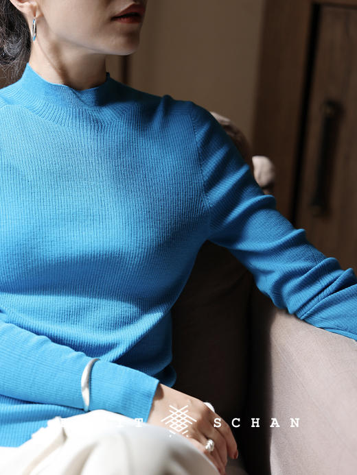 【经典款】PETIT SCHAN小闪 CLO#128 H₂O 水 日本岛精无缝半高领高支超细美丽诺纯羊毛坑条基础打底针织衫 商品图2