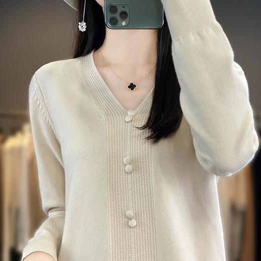 时尚2023秋季风气质丝光棉套头V字领常规毛衣女式针织衫厂家批发 商品图1