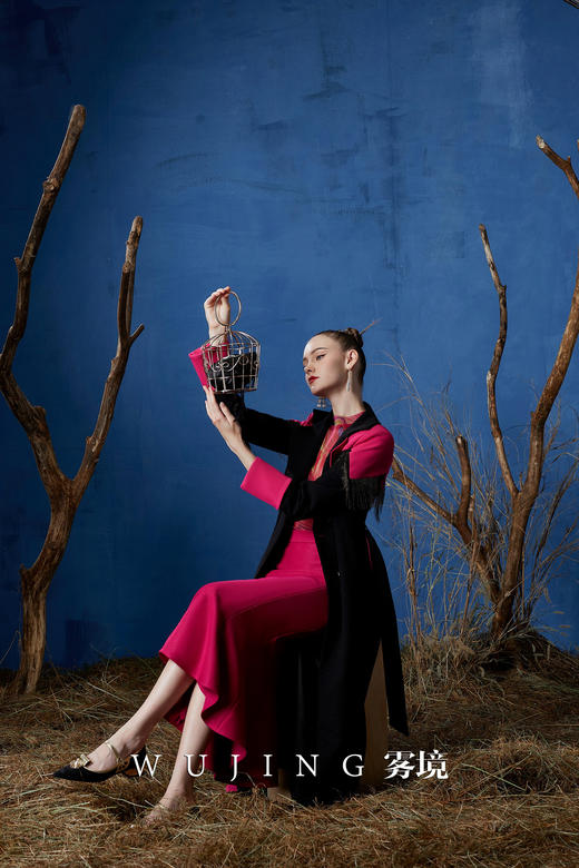 3203001 瑰意成绮 进口亮丝斜纹立体肌理料大衣 雾境 商品图2