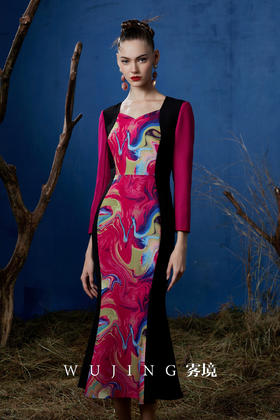 3203005 瑰意成绮 进口亮丝斜纹立体肌理料  股线蕾丝连衣裙 雾境