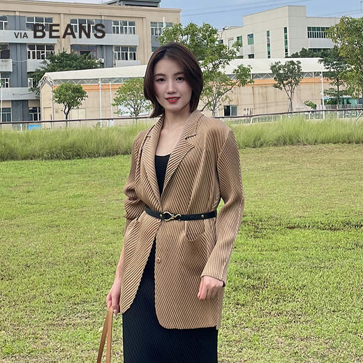 反领双插袋斜纹褶皱外套 9421010035 商品图1