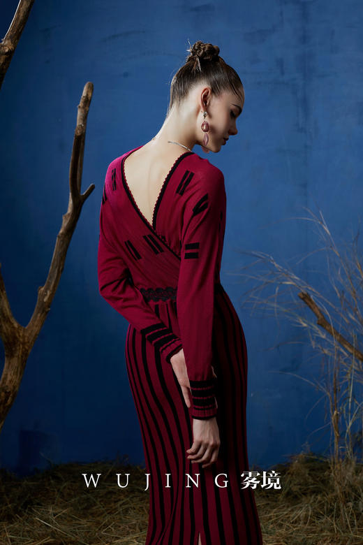 3203073 瑰意成绮 进口超细美丽诺羊毛针织连衣裙 雾境 商品图5